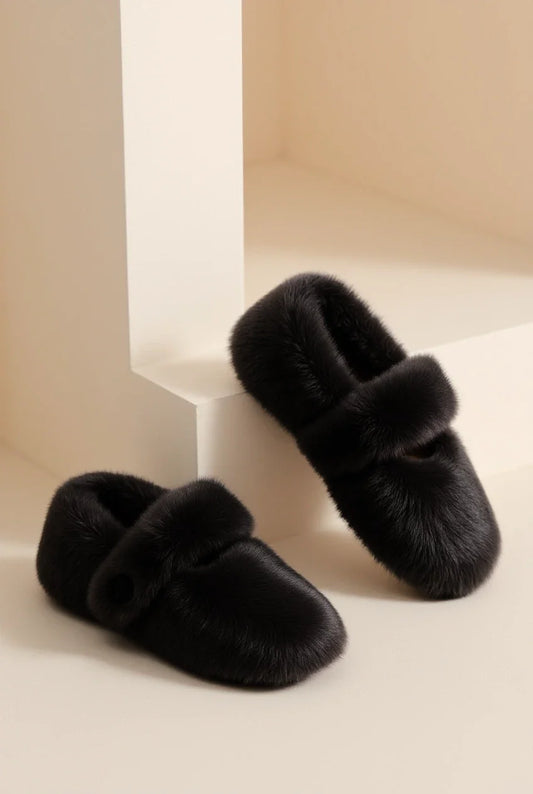 Jolie Black Slippers